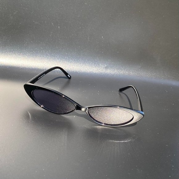 Women's 90s Inspired Small Lenses  black Cat Eye Frames - Picture 3 of 4